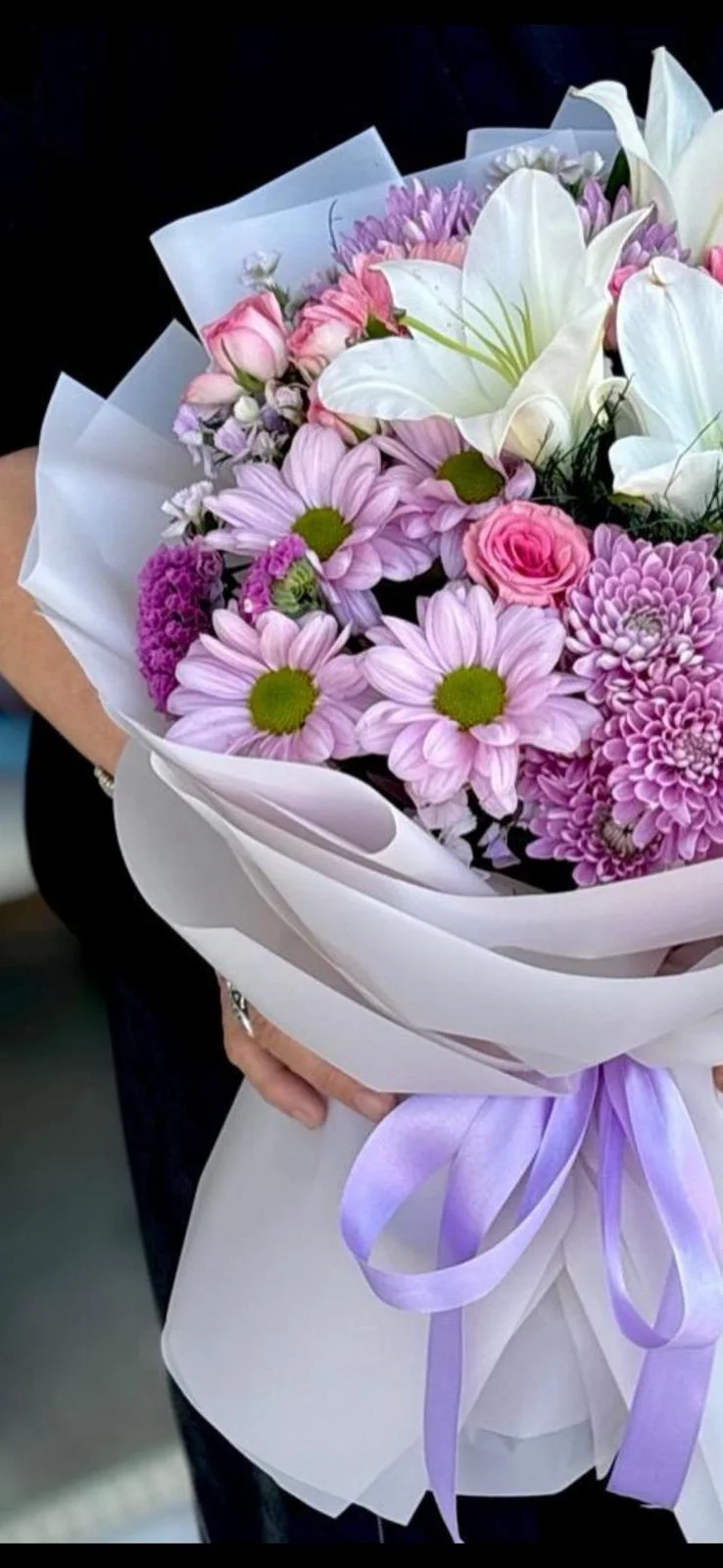 Lilies Lilyum Buketi alternatif görünüm 2